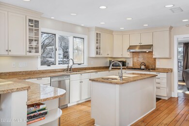 11B Relay Place, Cos Cob, CT 06807 - photo 5