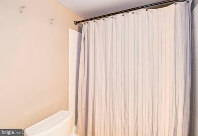 2627 Redcoat Dr unit 213, Alexandria, VA 22303 - photo 5