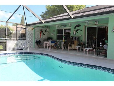 Swimming Pool/Hot Tub/Sauna. LARGE PORCH AREA