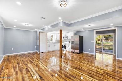 2112 Gray St, Schenectady, NY 12306 - photo 6