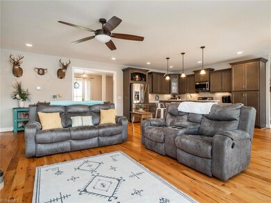 2871 Dickey Mill Rd, Burlington, NC 27217 - photo 5