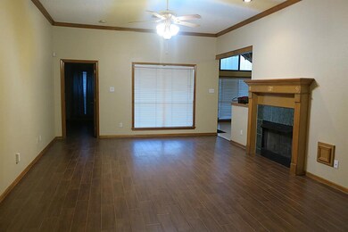 210 Live Oak Ln, Friendswood, TX 77546 - photo 2