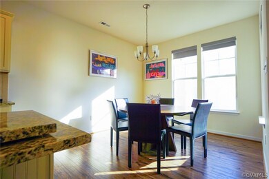 Spacious dining area off of kitchen, or could be u