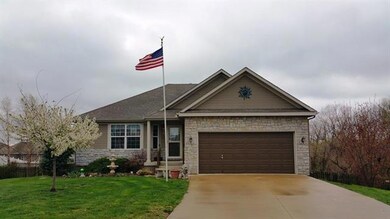 818 Garnes St, Raymore, MO 64083 - photo 2