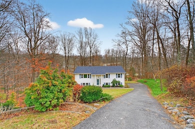 1159 Winding Ct, Mohegan Lake, NY 10547 - photo 4