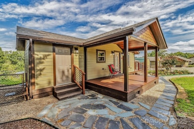 150 Oak Hill Rd, Candler, NC 28715 - photo 3