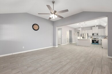 9011 N Jewel Bend Ln, Houston, TX 77075 - photo 7