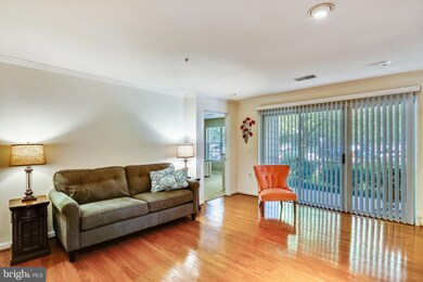 105 Timberbrook Ln unit 101, Gaithersburg, MD 20878 - photo 4