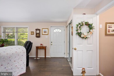 18332 Cato Ct, Triangle, VA 22172 - photo 7