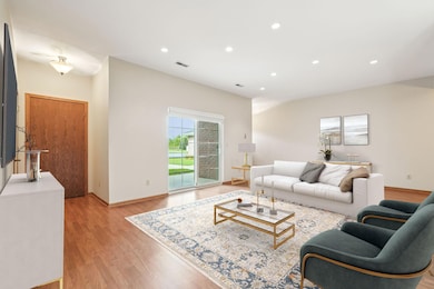 N25W24117 River Park Dr unit 2, Pewaukee, WI 53072 - photo 6