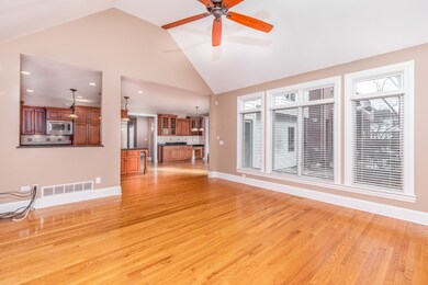 830 Prairie Ave, Naperville, IL 60540 - photo 5