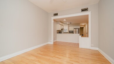 2316 W Superior St unit 3W, Chicago, IL 60612 - photo 4