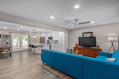 9841 N 10th St, Phoenix, AZ 85020 - photo 7