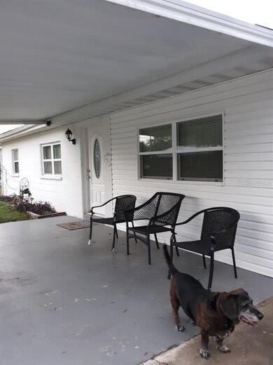 Exterior - Lucky the dog does not stay!