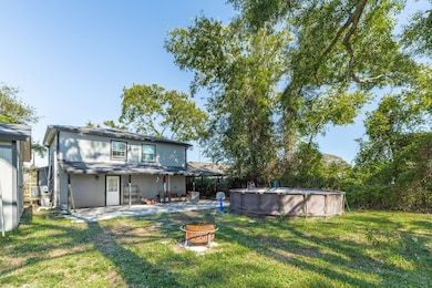 511 Bryan St, Angleton, TX 77515 - photo 3