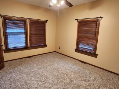 118 N Lindberg St, Griffith, IN 46319 - photo 3