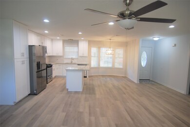 2203 Wickburn Dr, Spring, TX 77386 - photo 4