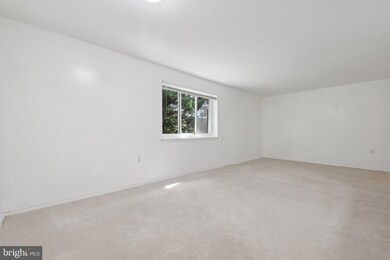 19625 Gunners Branch Rd unit 912, Germantown, MD 20876 - photo 6