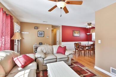 15 Lone Oak Rd Middletown NJ-large-004-2