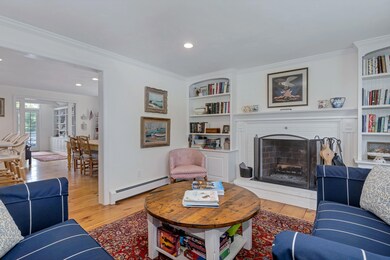 Living Room w/fireplace