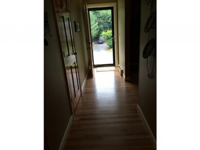 565 Oak St, Manchester, NH 03104 - photo 4