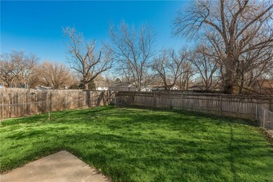 906 NW A St, Bentonville, AR 72712 - photo 4