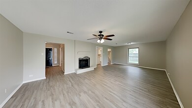 4855 Charnock Dr, Alvin, TX 77511 - photo 5