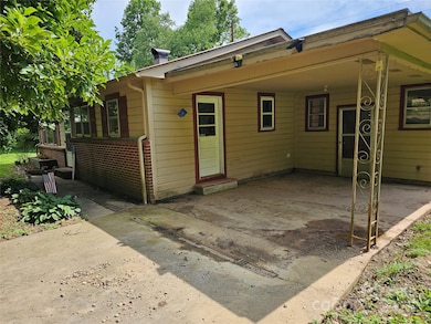 573 Uptons Landing Rd unit 79, Marion, NC 28752 - photo 4