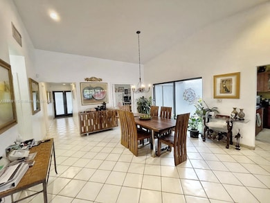 618 NE 195th St, Miami, FL 33179 - photo 4