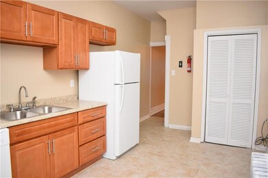 339 N 4th St, Allentown, PA 18102 - photo 5