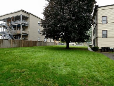 30 Bemis St, Chicopee, MA 01013 - photo 3