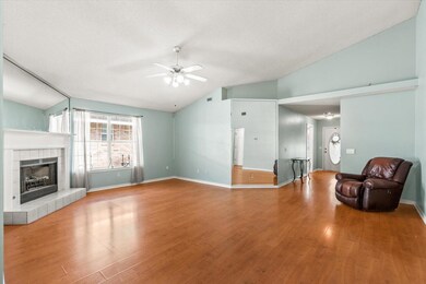 07-1760 Ivalea Cir-0007