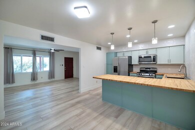 8114 N 11th Place, Phoenix, AZ 85020 - photo 7