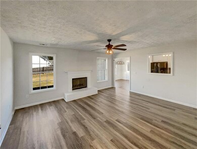 735 Galloping Bend Ct, Auburn, GA 30011 - photo 4