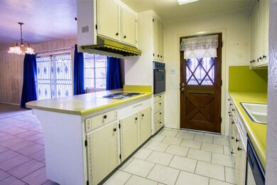 6902 E LATHAM-KITCHEN