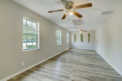 8429 Spaulding St, Houston, TX 77016 - photo 4