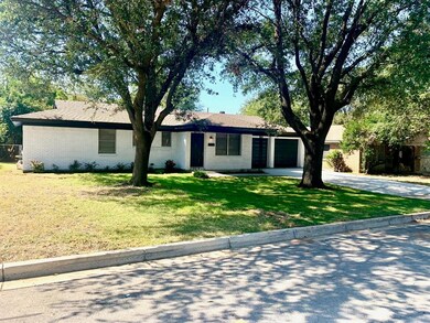 7824 Standley St, North Richland Hills, TX 76180 - photo 2