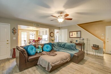 006_Living Room