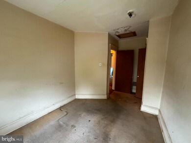 217 Hamilton Ave, Darby, PA 19023 - photo 5
