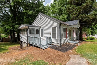 512 Salisbury Rd, Statesville, NC 28677 - photo 2