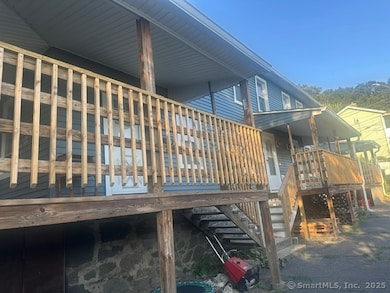 115 Roosevelt Dr unit 3, Derby, CT 06418 - photo 4