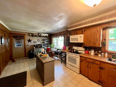 13 Pleasant St, Millinocket, ME 04462 - photo 2