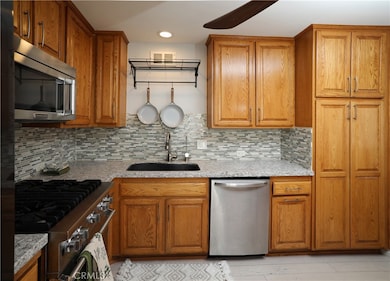 9402 Via Yolanda, Burbank, CA 91504 - photo 4