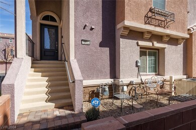 Front entry w/courtyard