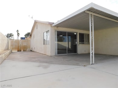 4294 Cloverhill Ct, Las Vegas, NV 89147 - photo 2
