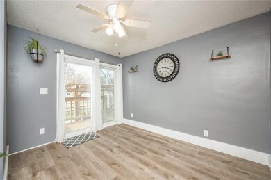 2623 48th St, Des Moines, IA 50310 - photo 4