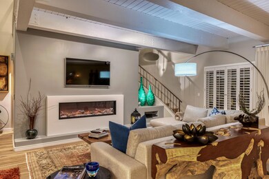 007_Living Room Detail