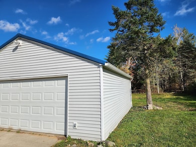 4154 N Mackinaw Rd, Pinconning, MI 48650 - photo 5