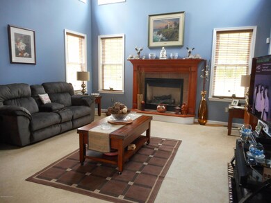 1239 Woodberry Dr, Mountain Top, PA 18707 - photo 4