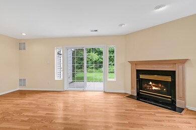 32 Oliver Ct 10 Freehold NJ-print-007-02